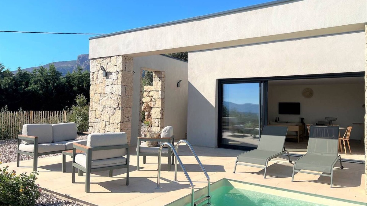 Afa House | Casa di Bà - 2 bedroom villa with swimming pool