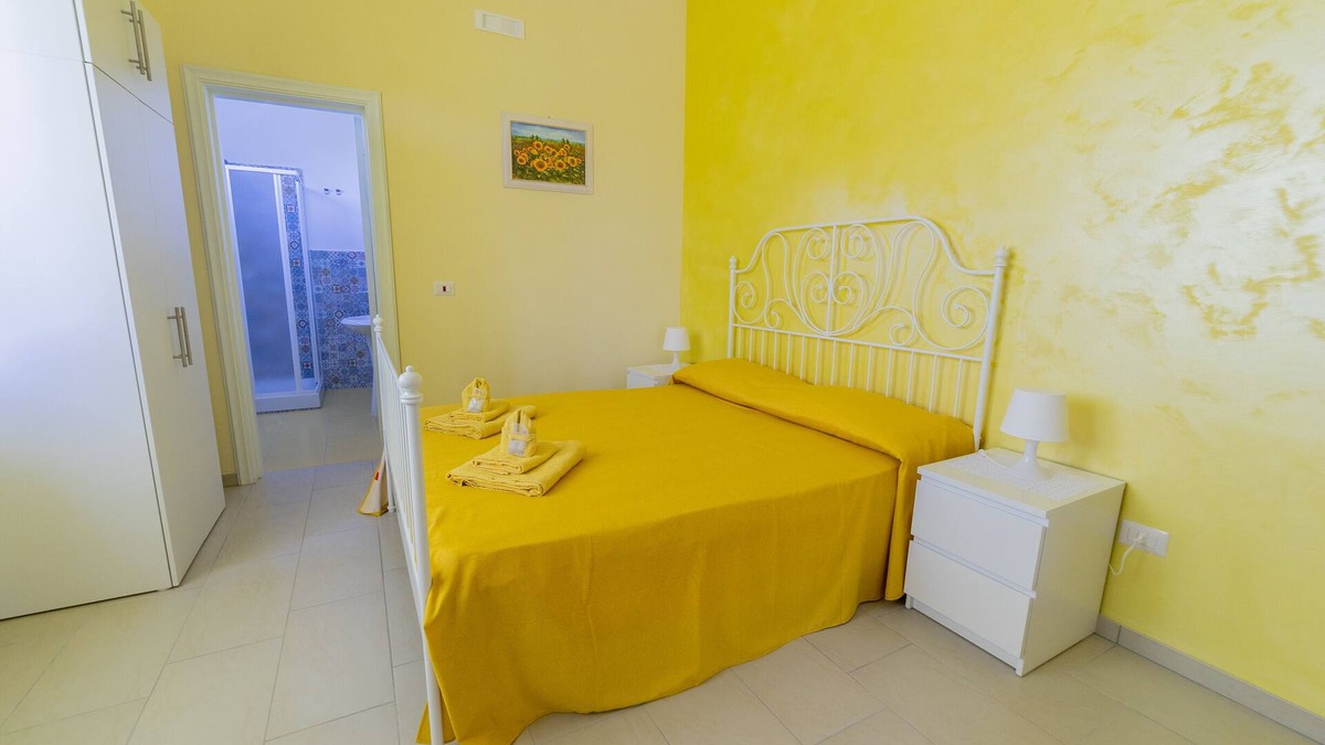 Rodio House | Casa Di Bello Yellow Studio Apartment