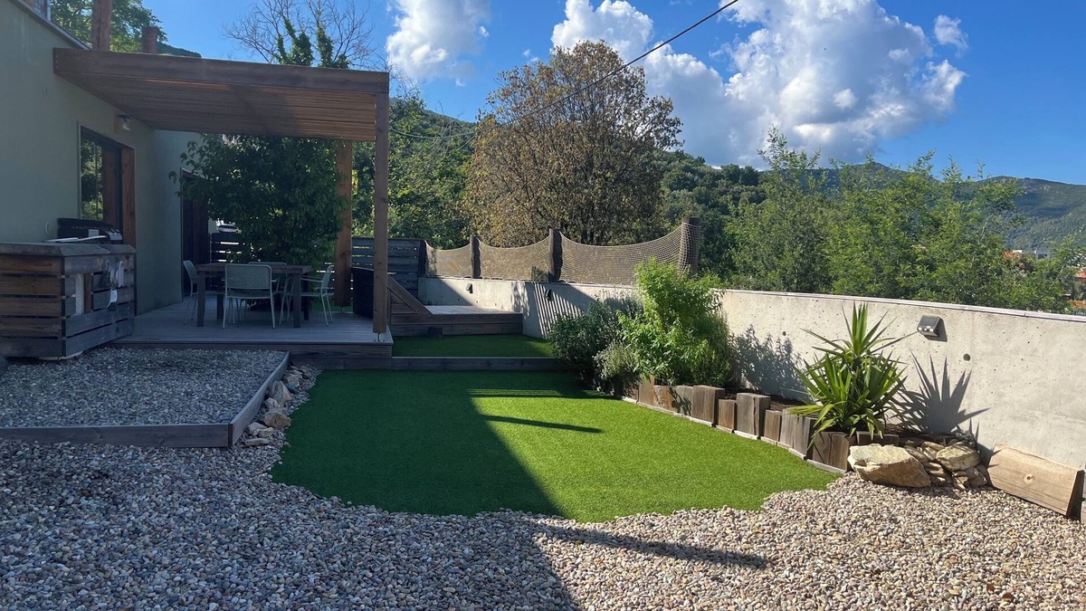 Cardo Villa | Casa Di Legnu, downstairs villa on the heights of BASTIA