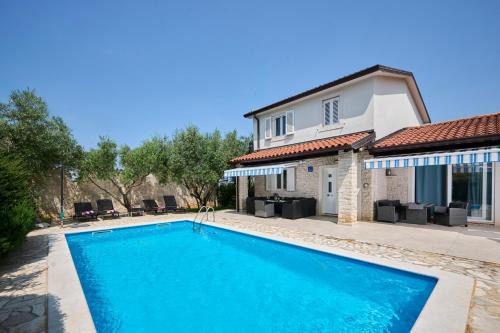 Radini Villa | Casa di Oliva