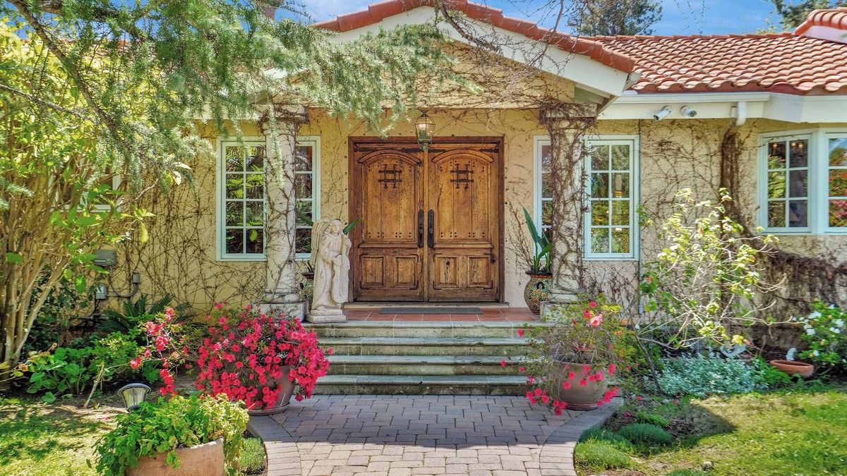 Woodland Hills House | Casa Diego a Centrally Located Spanish Vibe Home w/Great Outdoors & Pool
