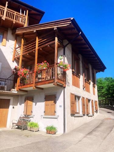 Cares House | CASA DOLCE VITA