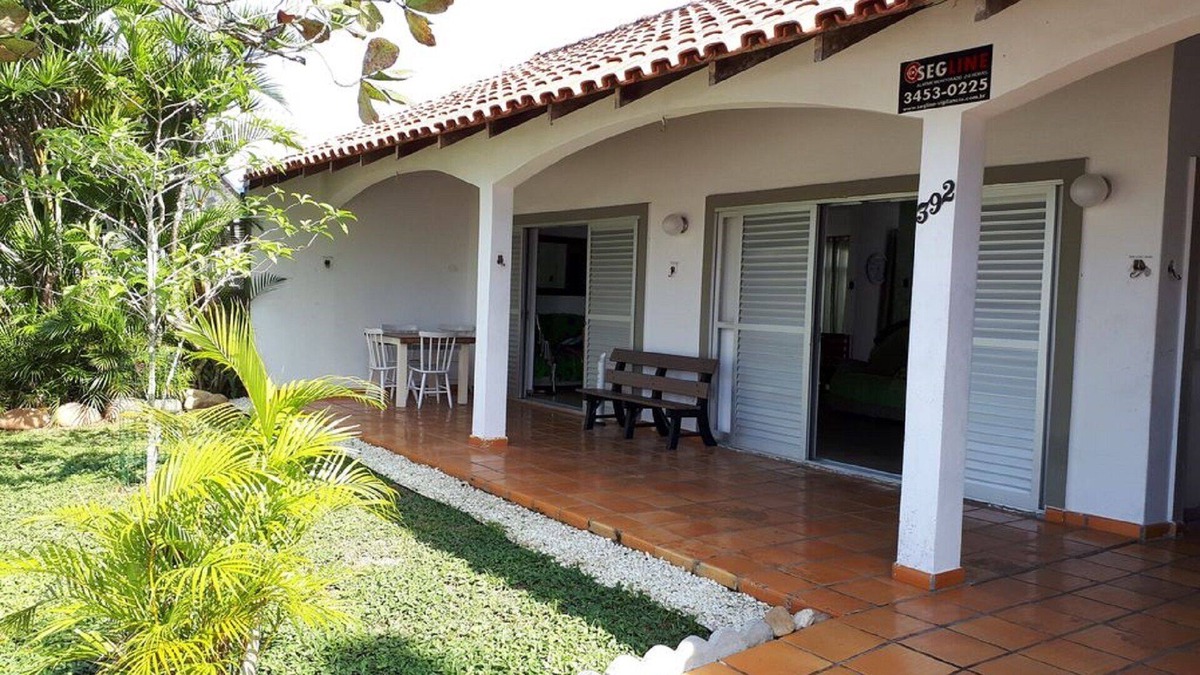 Guaratuba House | Casa dos Sabiás billiards, volleyball, table football, ping pong, barbecue, 2 quads sea Christ.