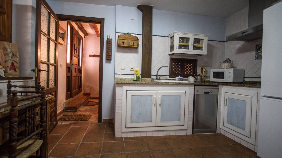 Marjaliza Cottage | Casa el Laurel de Marjaliza, Toledo, with pool and garden