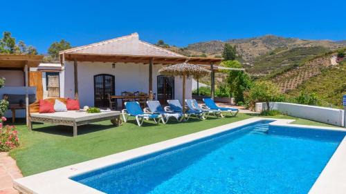 Trapiche House | Casa El Mirador de Isabel Vélez-Málaga by Ruralidays