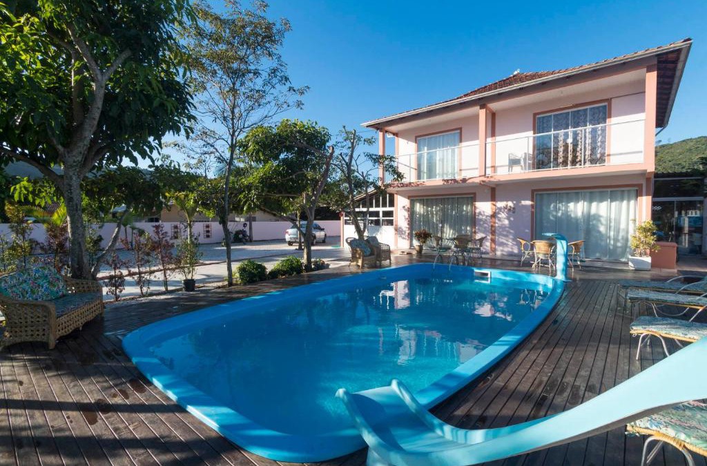 Zimbros House | Casa em Bombinhas com piscina