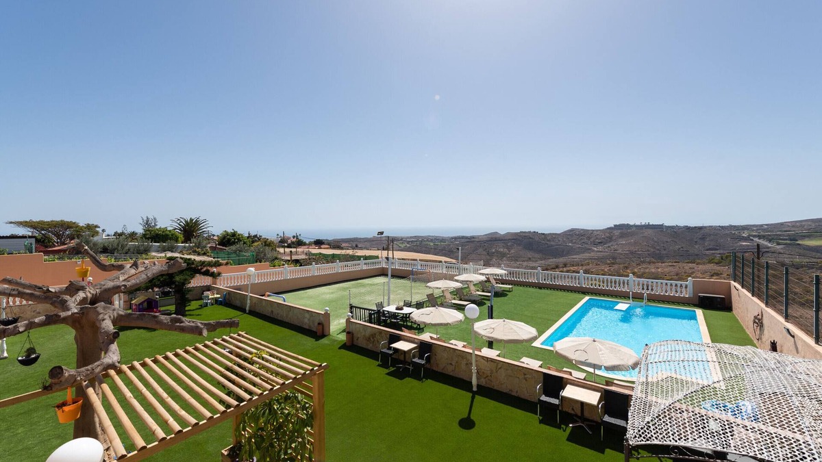 San Bartolome de Tirajana Ski Chalet | Casa Adara, private heated pool