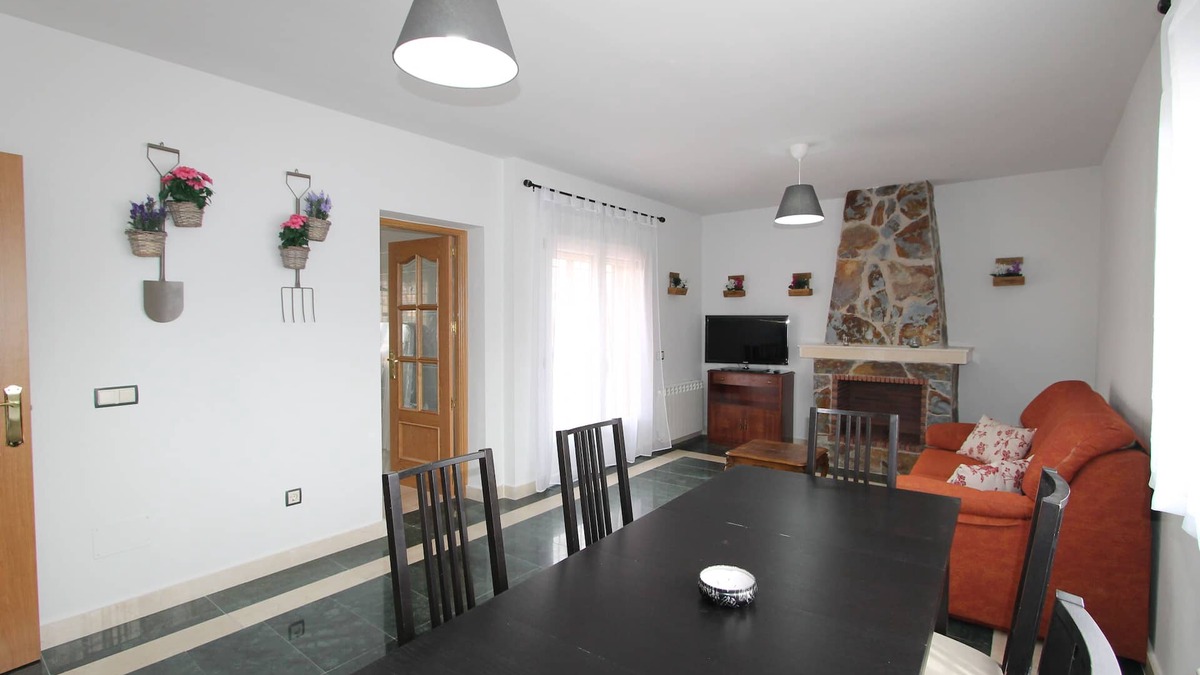 Sesena Ski Chalet | Casa Faisanes. TuCasaTemporal