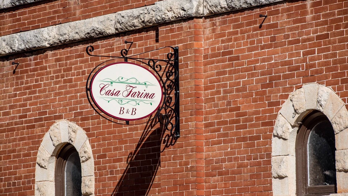 Granbury Bed & Breakfast | Casa Farina B&B