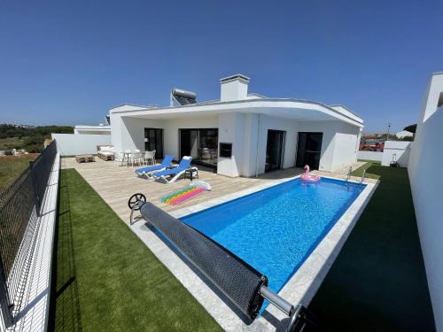 Nadadouro Villa | Casa Felino