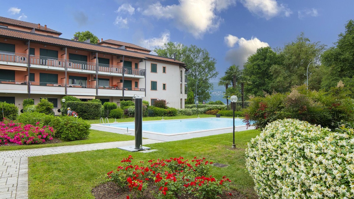 Sasso Moro Apartment | Casa Fiorita Pool and Lake, Leggiuno, Italy