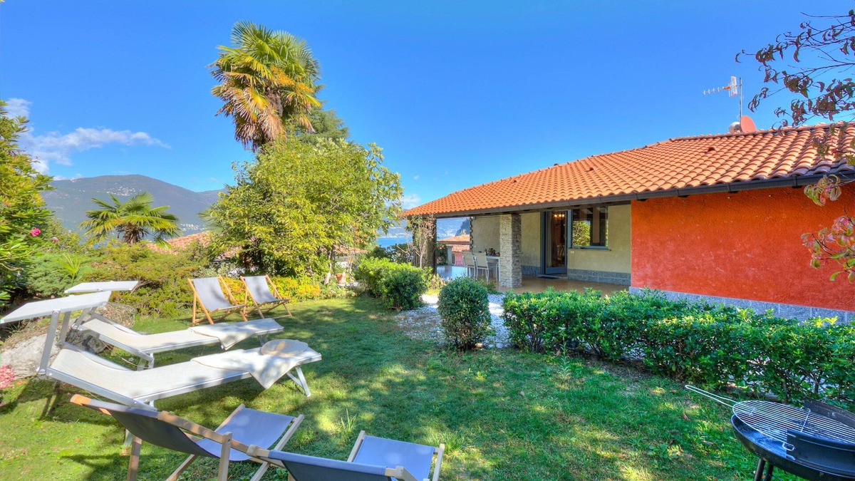 Castelveccana Villa | Casa Francesca Garden And View, Castelveccana, Italy