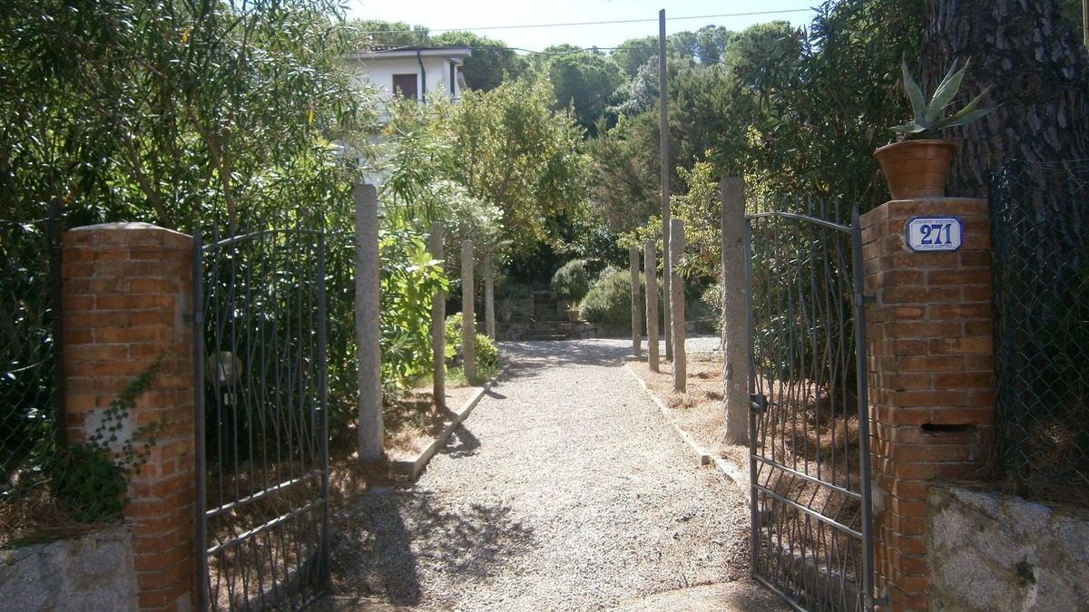 Marina di Campo Villa | Casa Gaby N. 1 Apartment in Villa