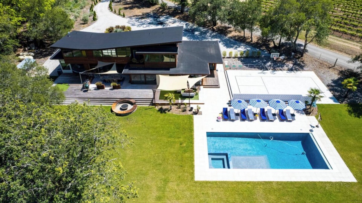 Geyserville House | Casa Gaga, Premier Estate- Pool & Hot tub, Pickle & Bocce Ball, Basketball court
