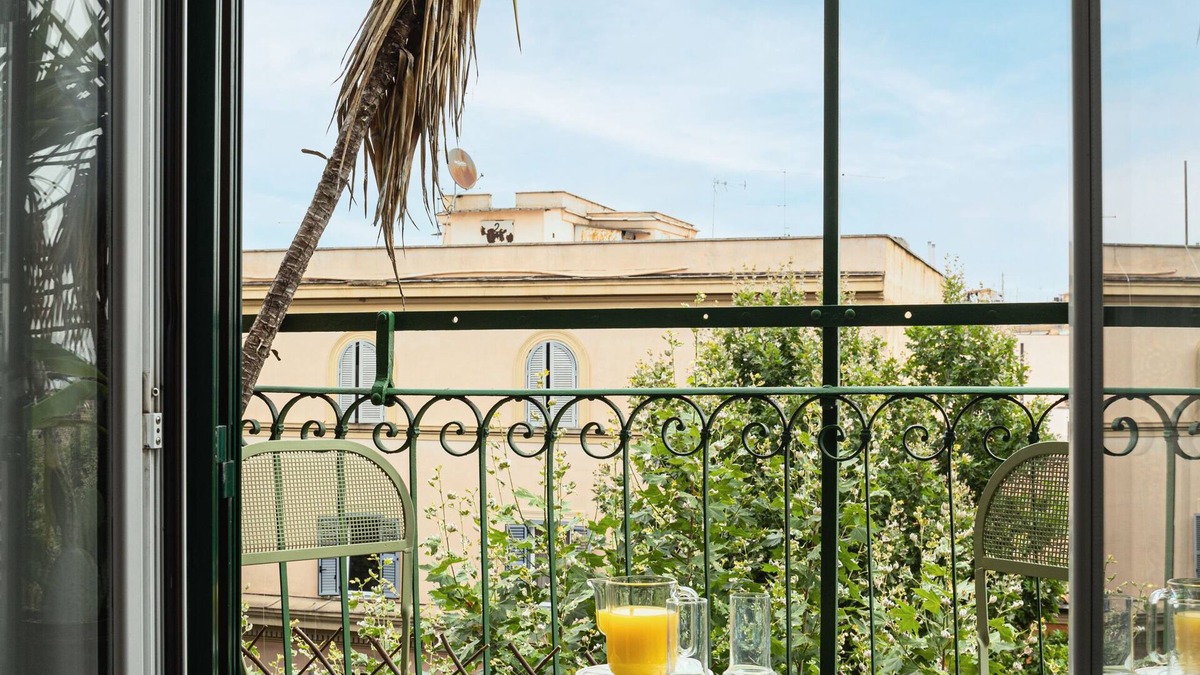 Esquilino Apartment | Casa Garibaldi: design retreat near Colosseum