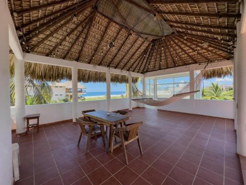 Los Tamarindos House | Casa Godmar with Starlink