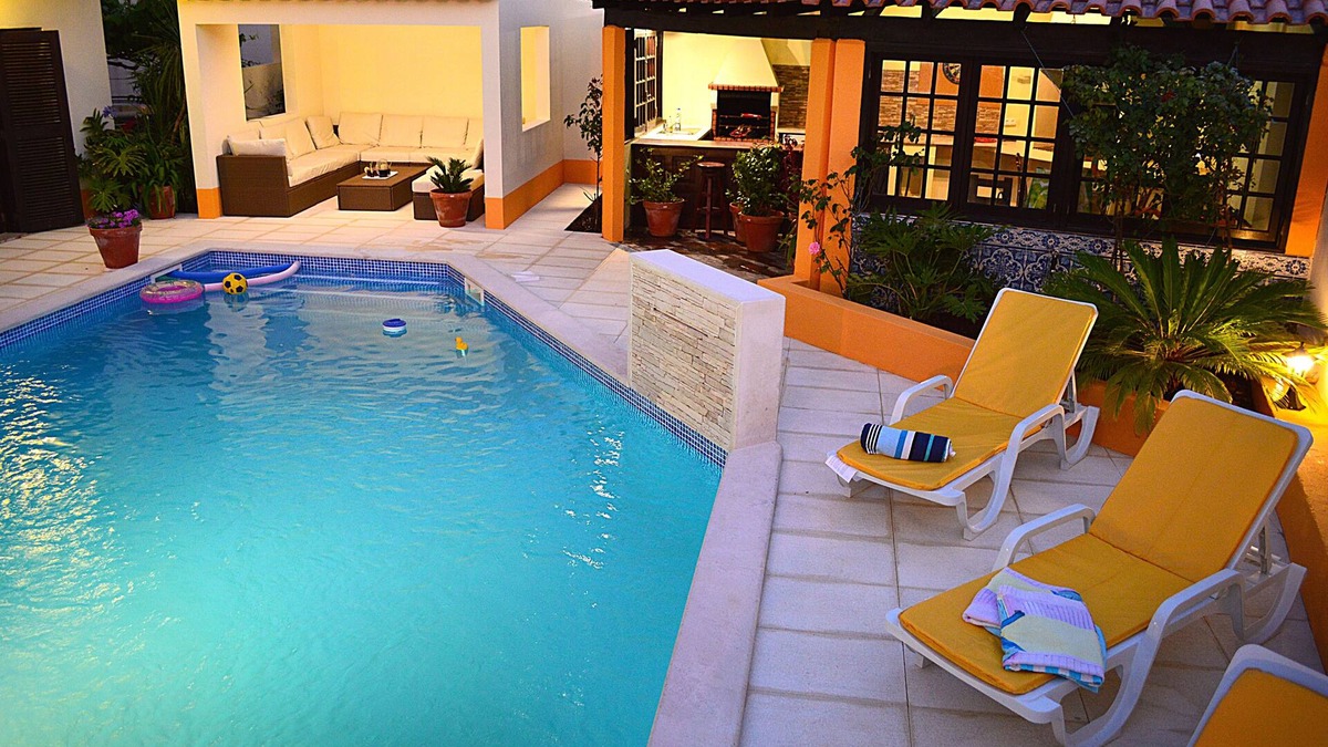 Sao Martinho do Porto Villa | Casa Grande Holidays- Luxury villa with private pool, jacuzzi and games