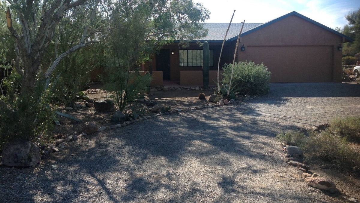Sahuaros Grandes House | Casa Graciosa (Gracious Home), Nestled In Quiet Desert Neighborhood