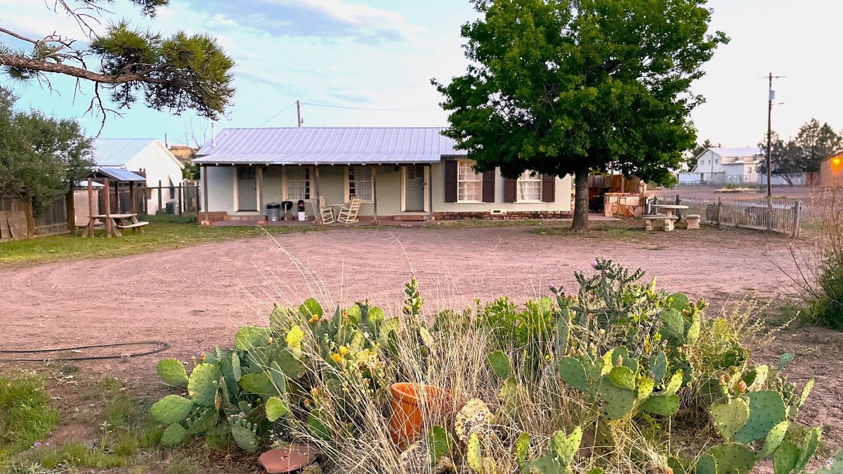 Fort Davis House | Casa Hermosa. The Starlight and King suite. 2 units for 1 price.