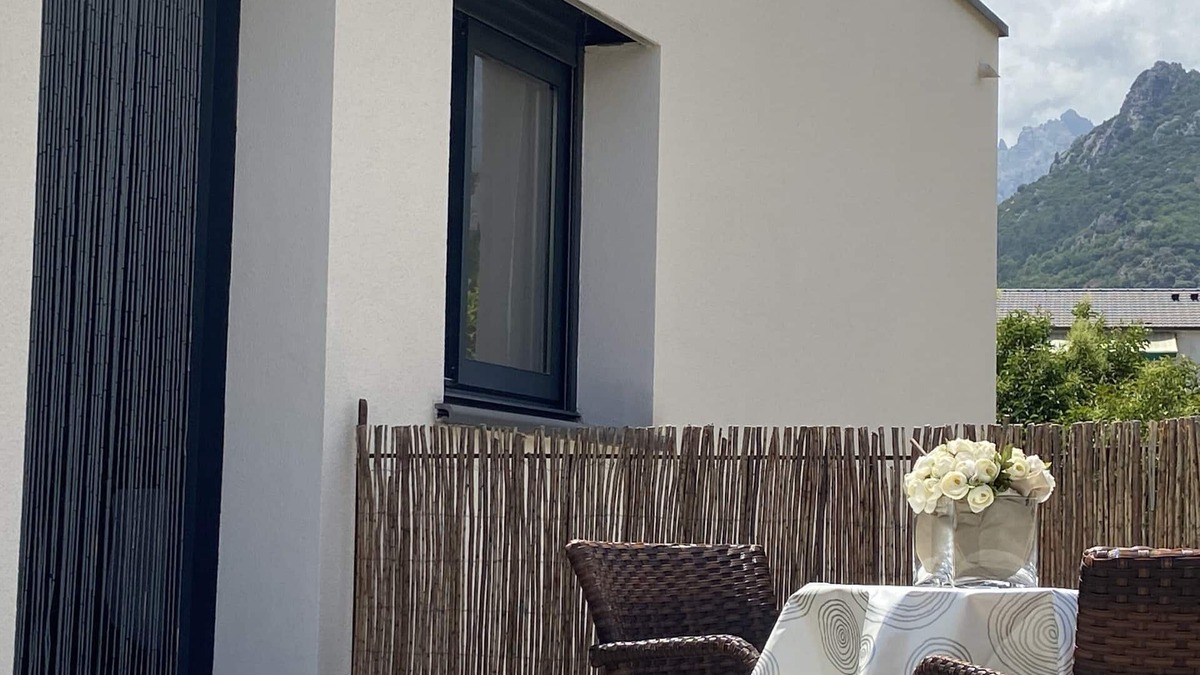 Corte Apartment | Casa ind'é noi: garden-level air-conditioned studio with parking space