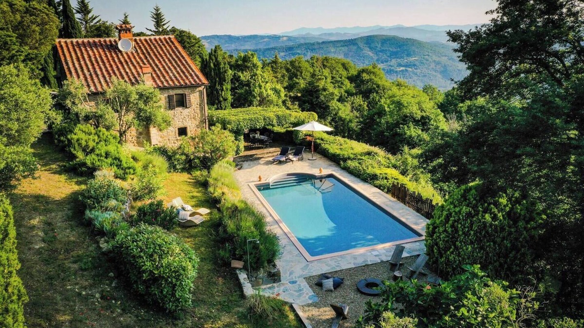 San Leo Bastia Ski Chalet | Casa Isabella - Villa with pool and sauna