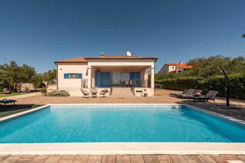 Tinj Villa | Casa Kamber with pool