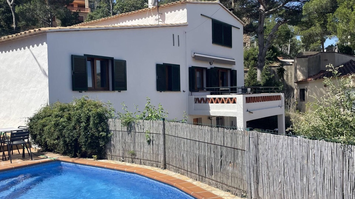 Aiguablava Ski Chalet | Casa La Borna Spanish house with great views