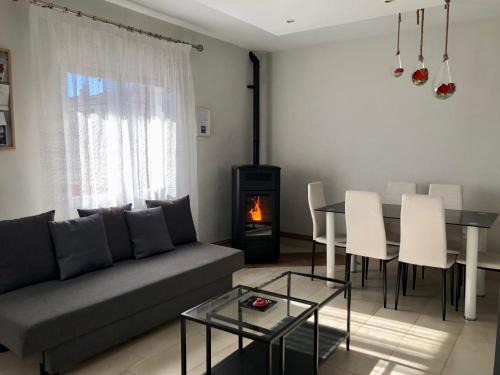 Las Navas Del Marques Apartment | Casa La Mimbrera