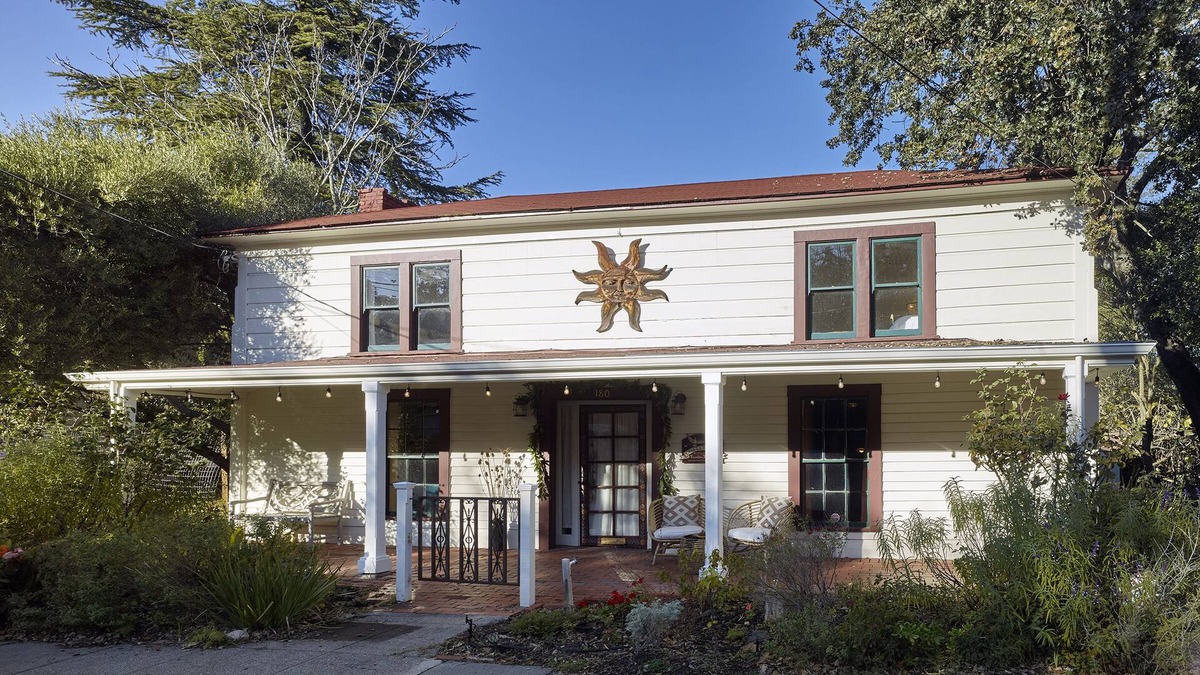 Sonoma House | Casa La Paloma - Historic Sonoma, Old World Charm, Great Location, Pool Coming