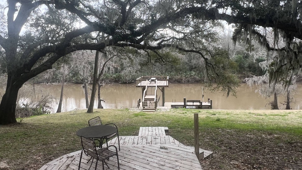 Wild Peach Village House | Casa Laney!