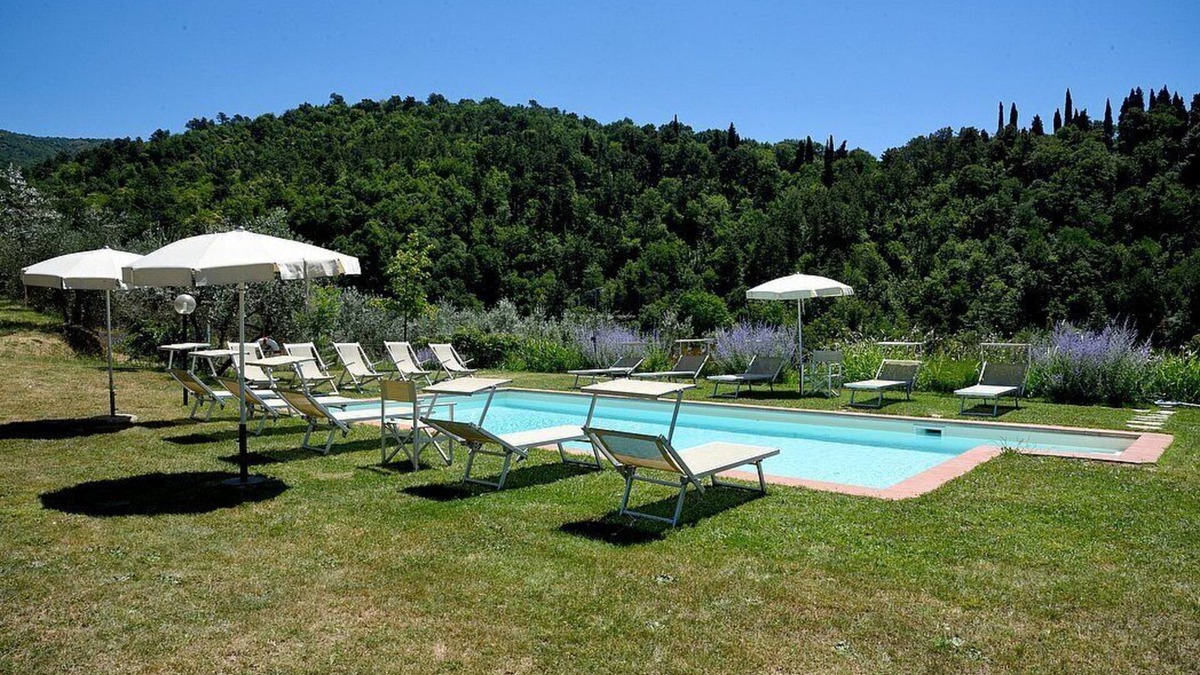 Castelfranco di Sopra House | Casa Leggiadra C: A characteristic apartment that is part of an ancient country house.