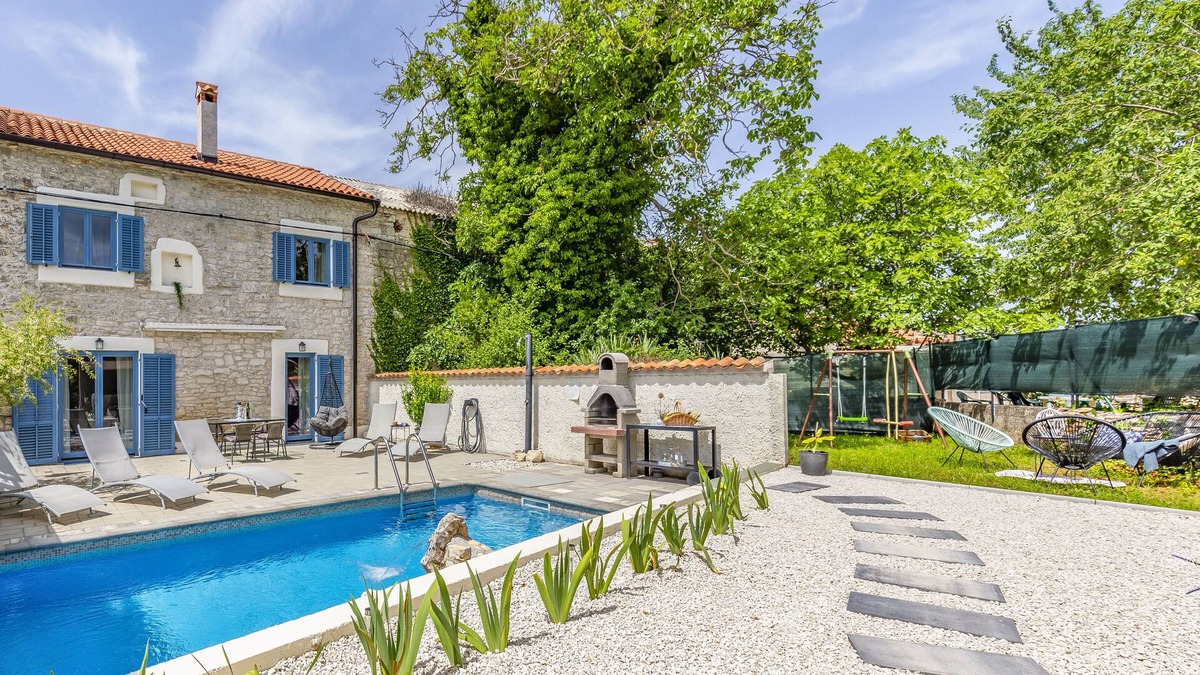 Butkovici House | Casa Leona Istriana, stylishly renovated stone house with historical charm