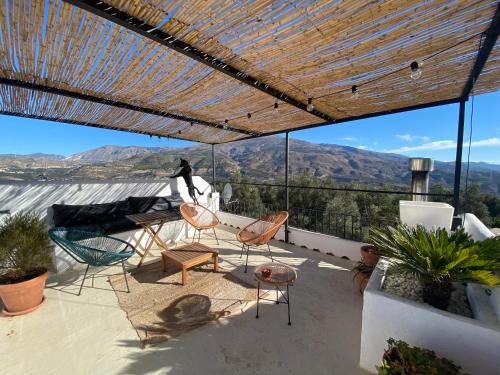 Pinos del Valle Bed & Breakfast | Casa Limon