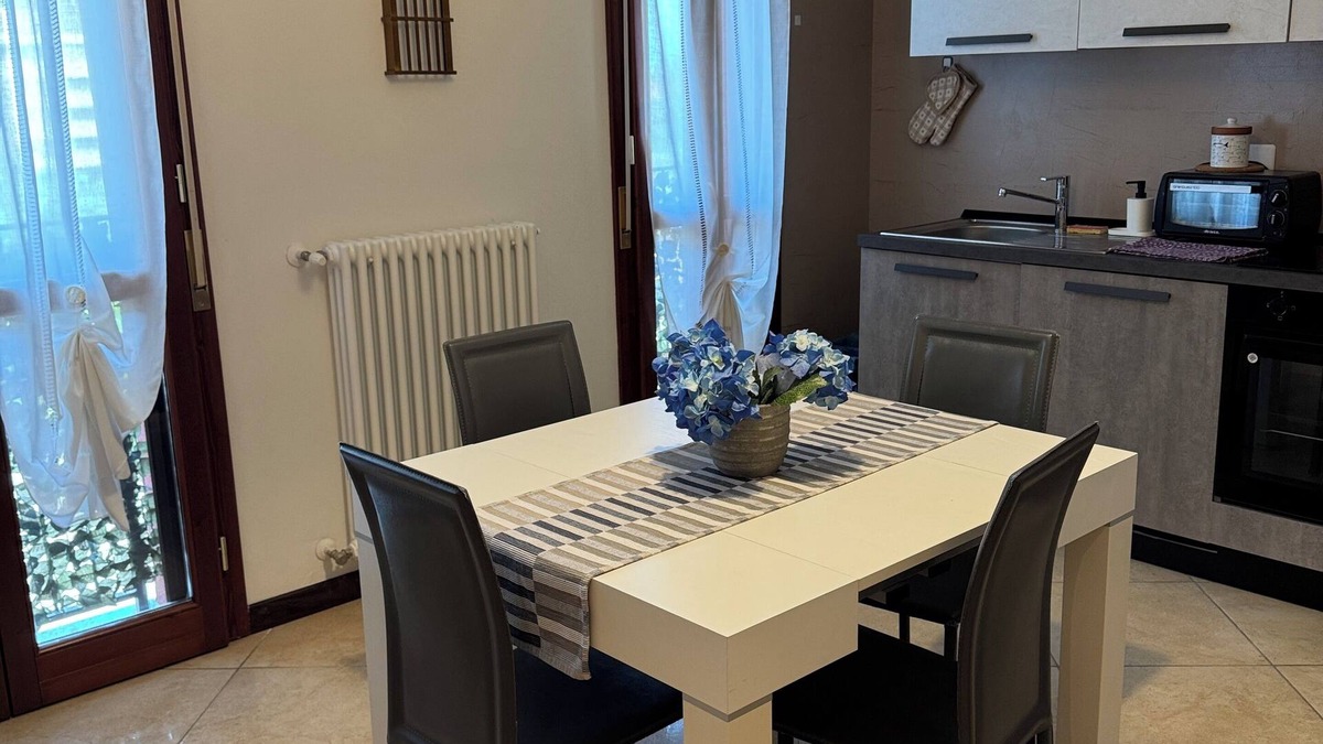 Reggio nell'Emilia Apartment | Casa Linabelli Reggio Emilia - Comfort, Relaxation near Campovolo, Historic Center