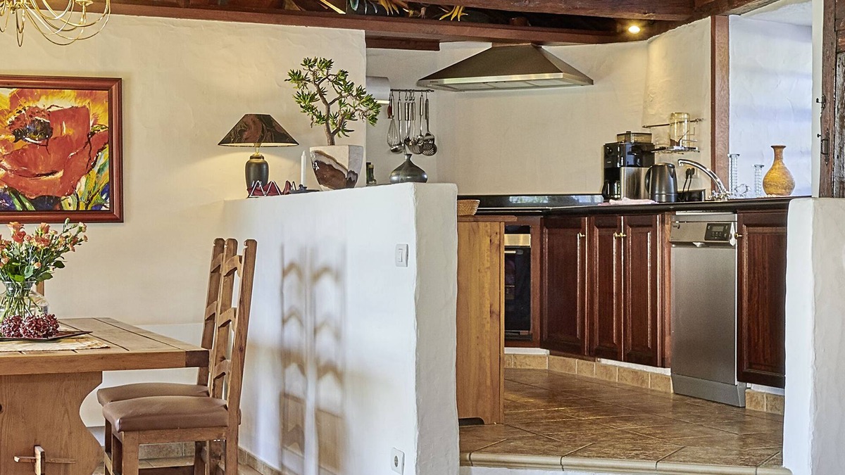 Los Llanos House | Casa Los Suenos cozy country house with sea and mountain views