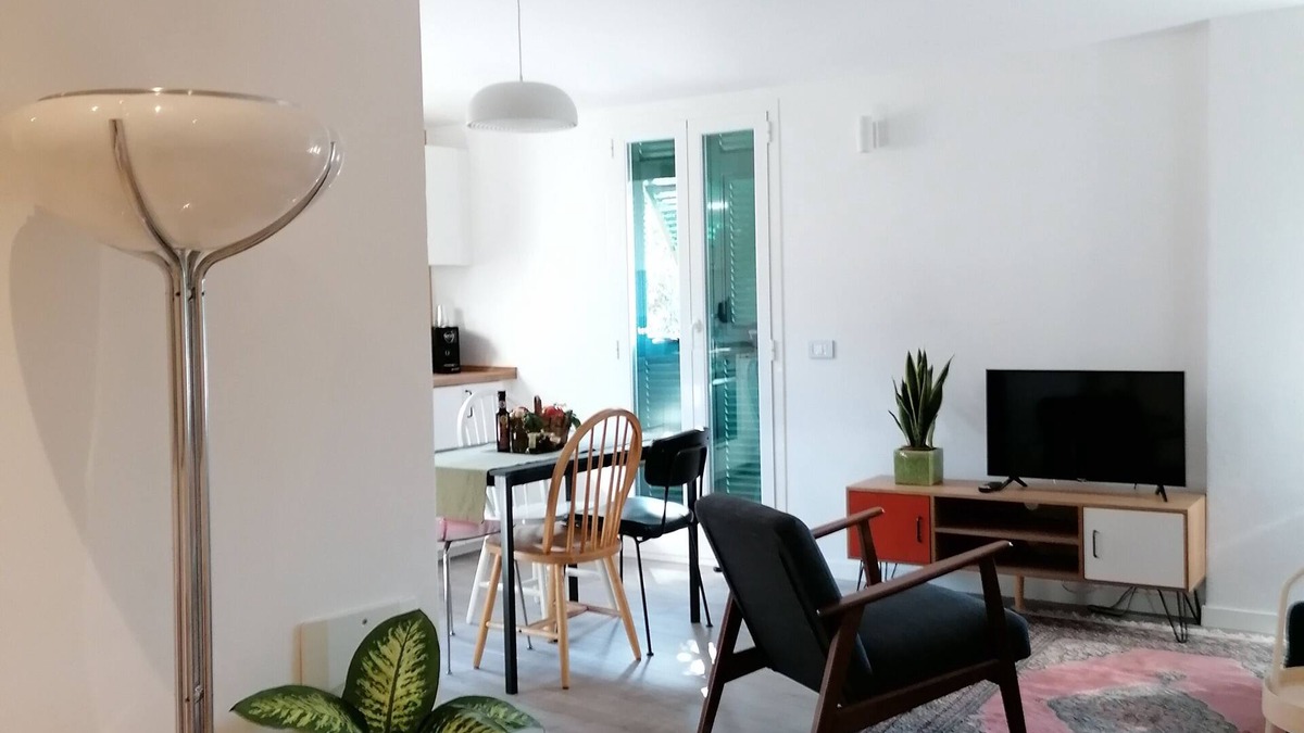 Borganzo House | Casa Luisa - Surrounded by greenery, just steps from the sea