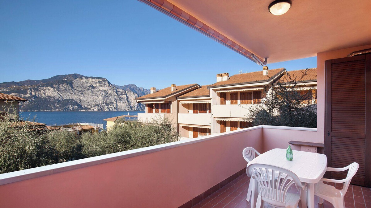 Magugnago Apartment | Casa Luna-Apartment with lake view and swimming pool, Casa Luna - Appartamento con vista lago e pisc