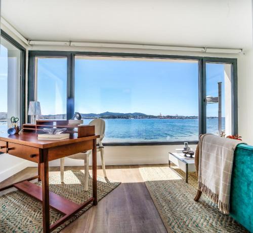 Carril Villa | Casa Maeca. En la playa y recién reformada.