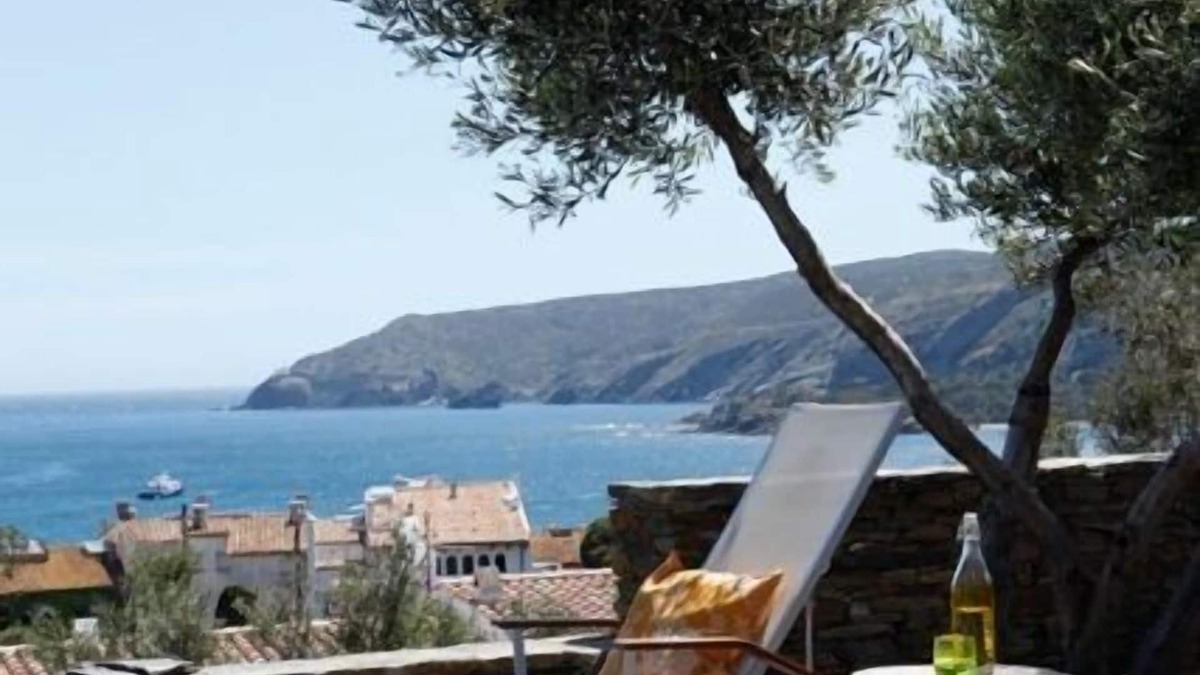 Cadaques House | Casa Margot Bay views, central, with pool, private garden,