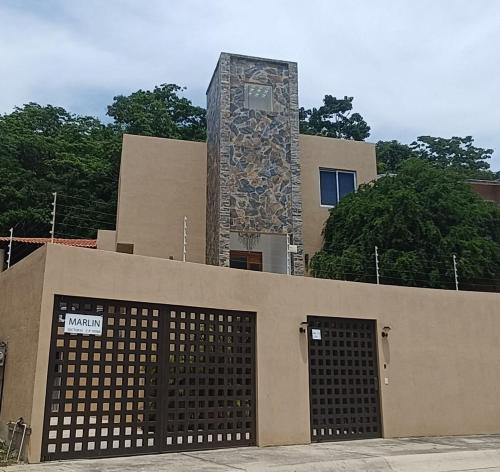 Crucecita Apartment | Casa Marlin