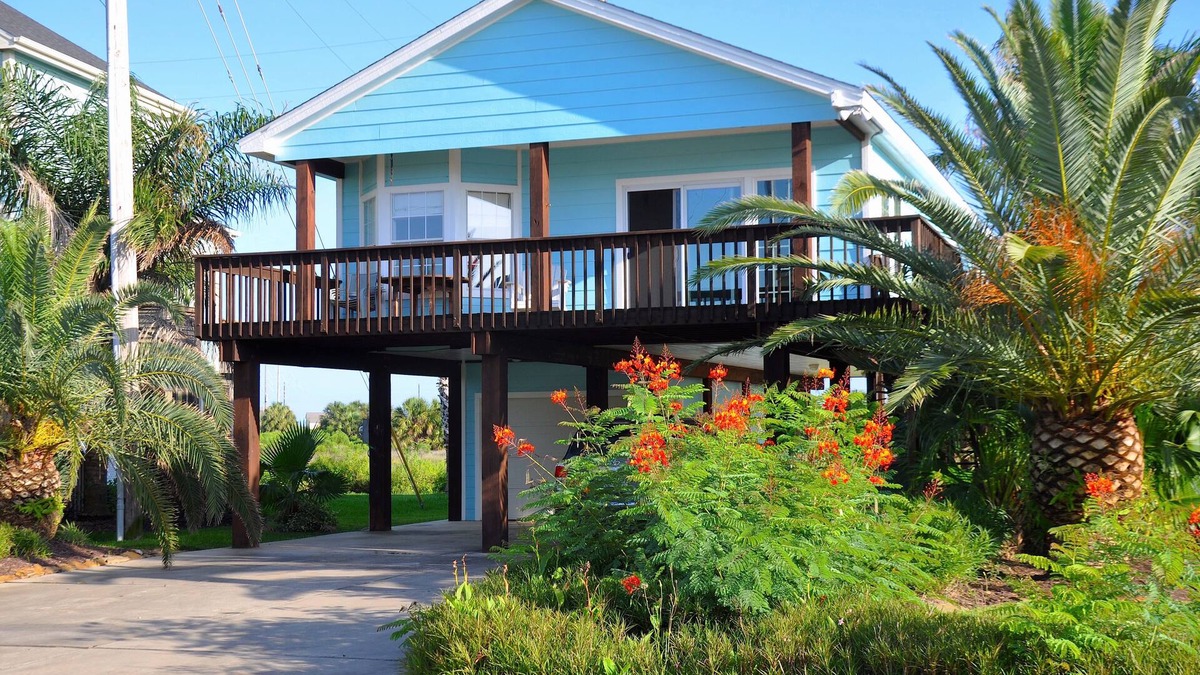 Isla Del Sol House | Casa Maya - Newly Renovated Vacation Home - 10 minutes walk to the beach