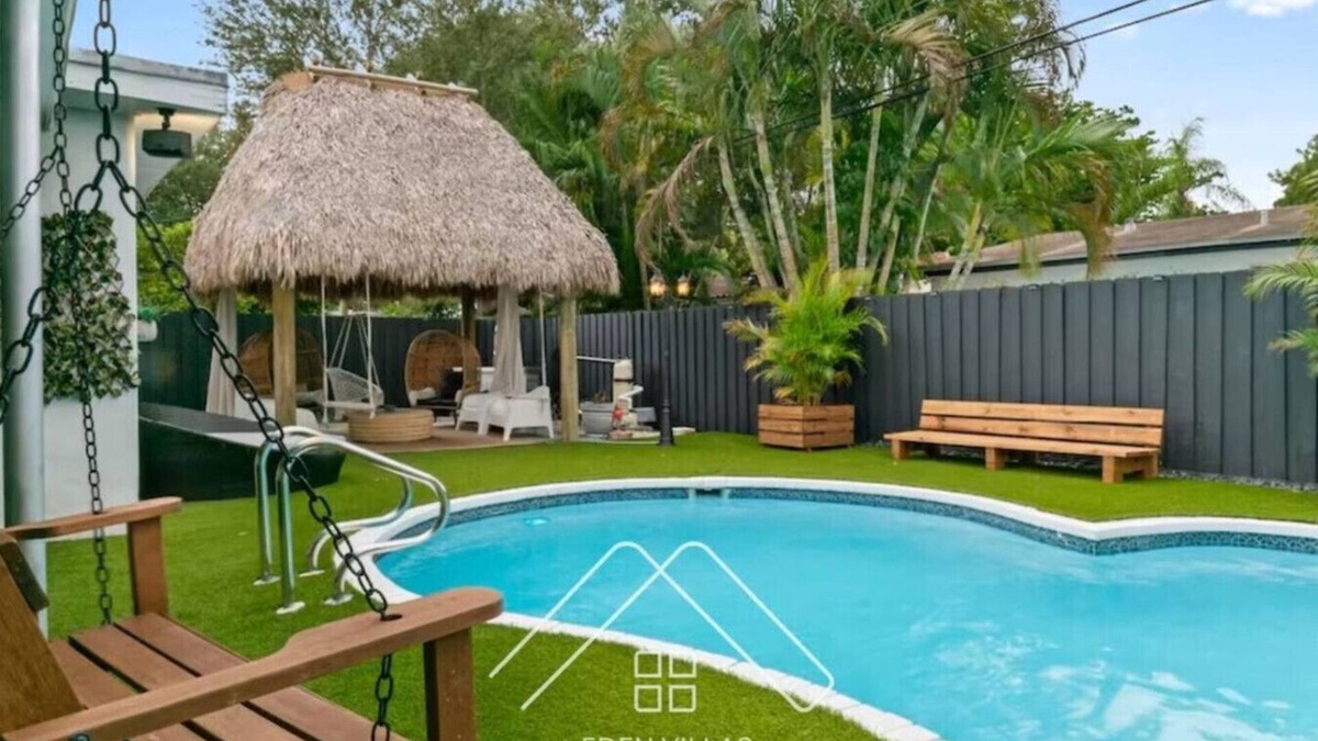 North Miami Beach Villa | Casa Mayaimi Pool Tiki Hut 10 mins Beach