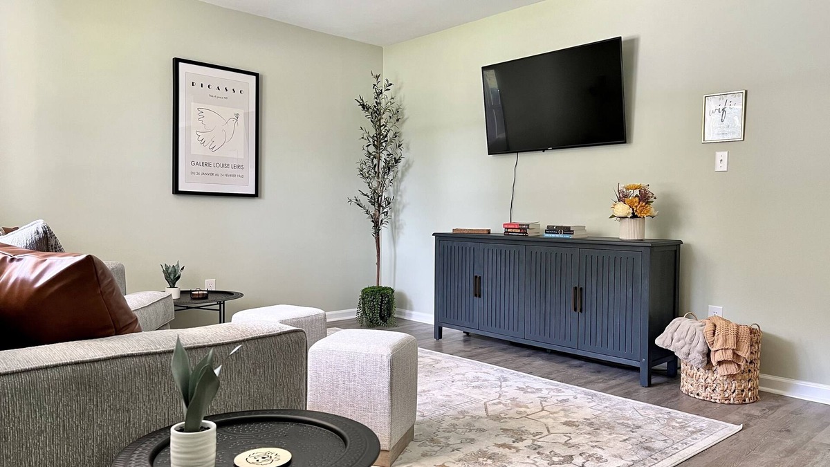 Havelock House | Casa McCotter, newly renovated home near MCAS and close to the beautiful beaches
