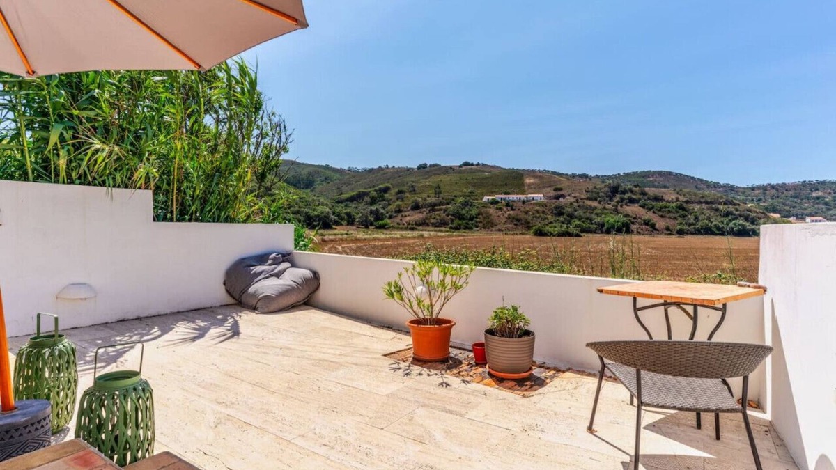 Aljezur House | Casa Mira Vale - Calm Country House for 4