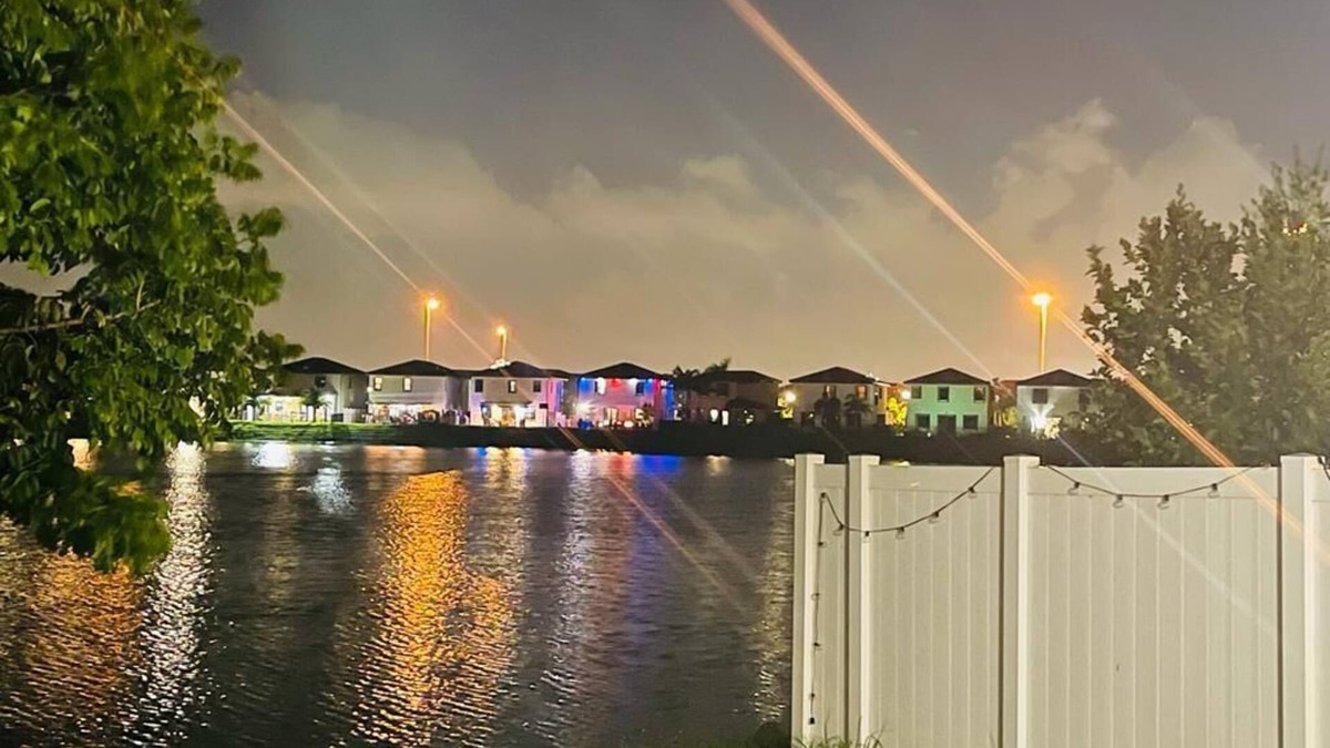 Miami Lakes House | Casa moderna con vista al lago, ubicacion central