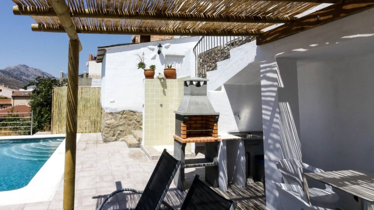 Jimera de Libar Cottage | CASA-MOLINO: Emerald pool. Ideal for families. Beautiful terrace. Views.