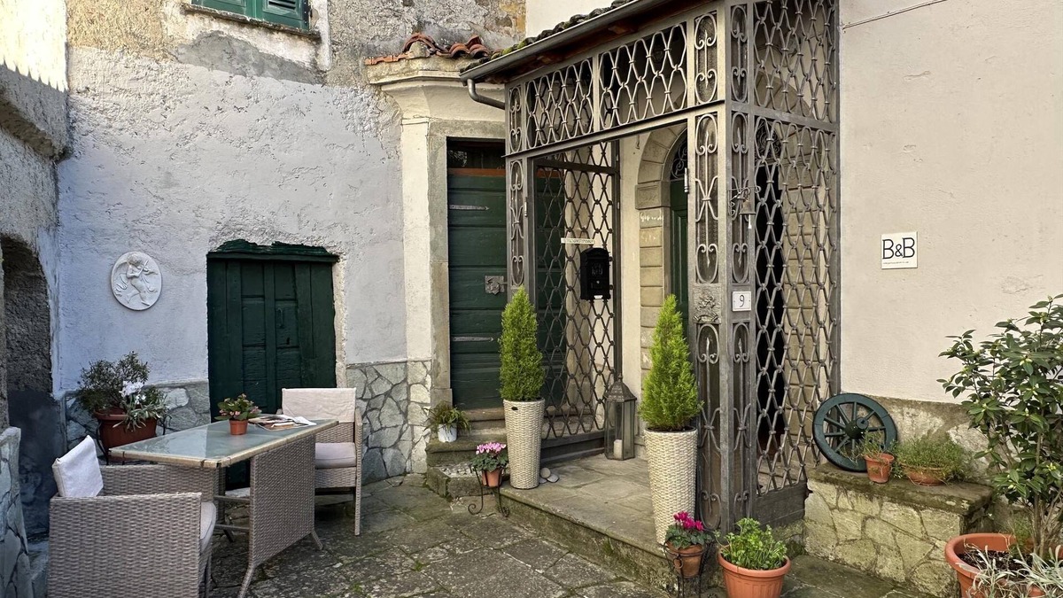 Masero House | Casa Monti 8 Pax by VILLASRETREATS with pool, BBQ near Cinque Terre and Versilia