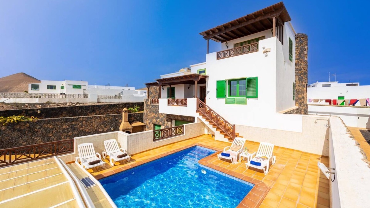 Conil Villa | Casa Morro Blanco - Four Bedroom Villa, Sleeps 9