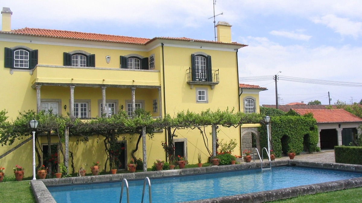 Cardielos House | Casa Noble century. XVIII with private pool, balconies and spectacular views!