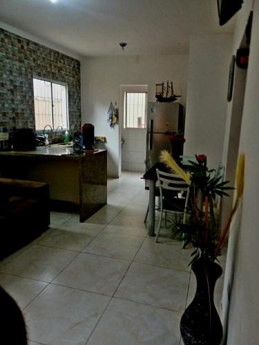 Itanhaem Apartment | Casa na praia com 2 quartos